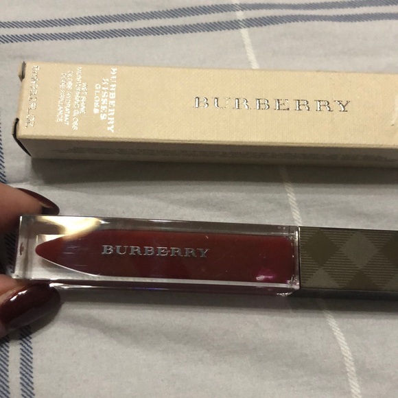 Burberry💄 - Picture 3 of 5